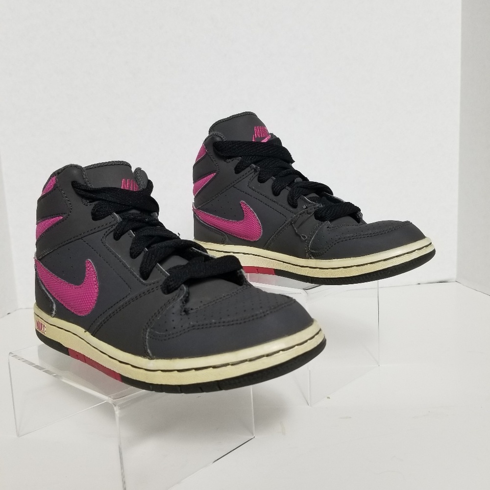 Nike Kids Size 2Y